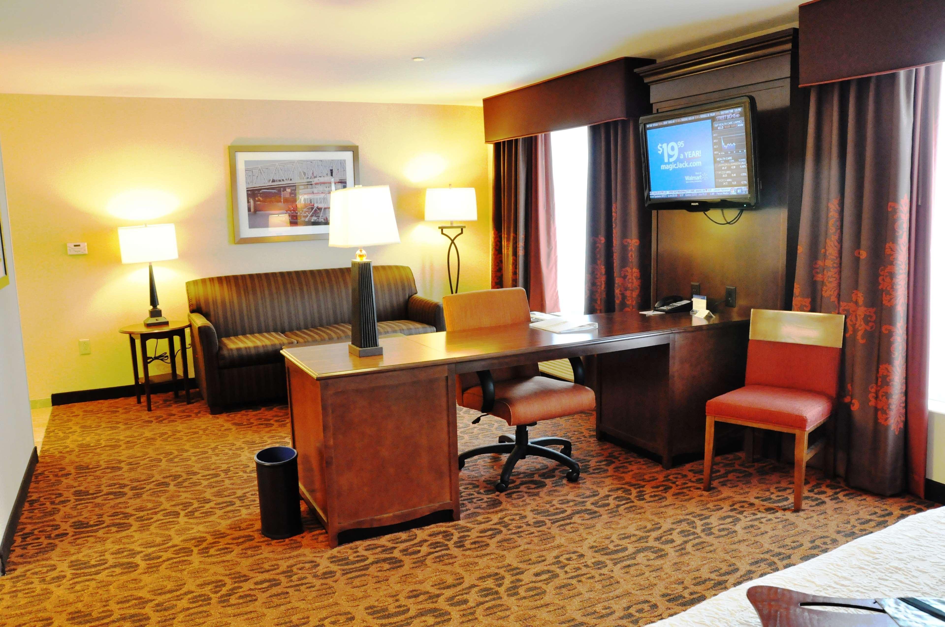 Hampton Inn & Suites Cincinnati / Uptown - University Area Pokoj fotografie