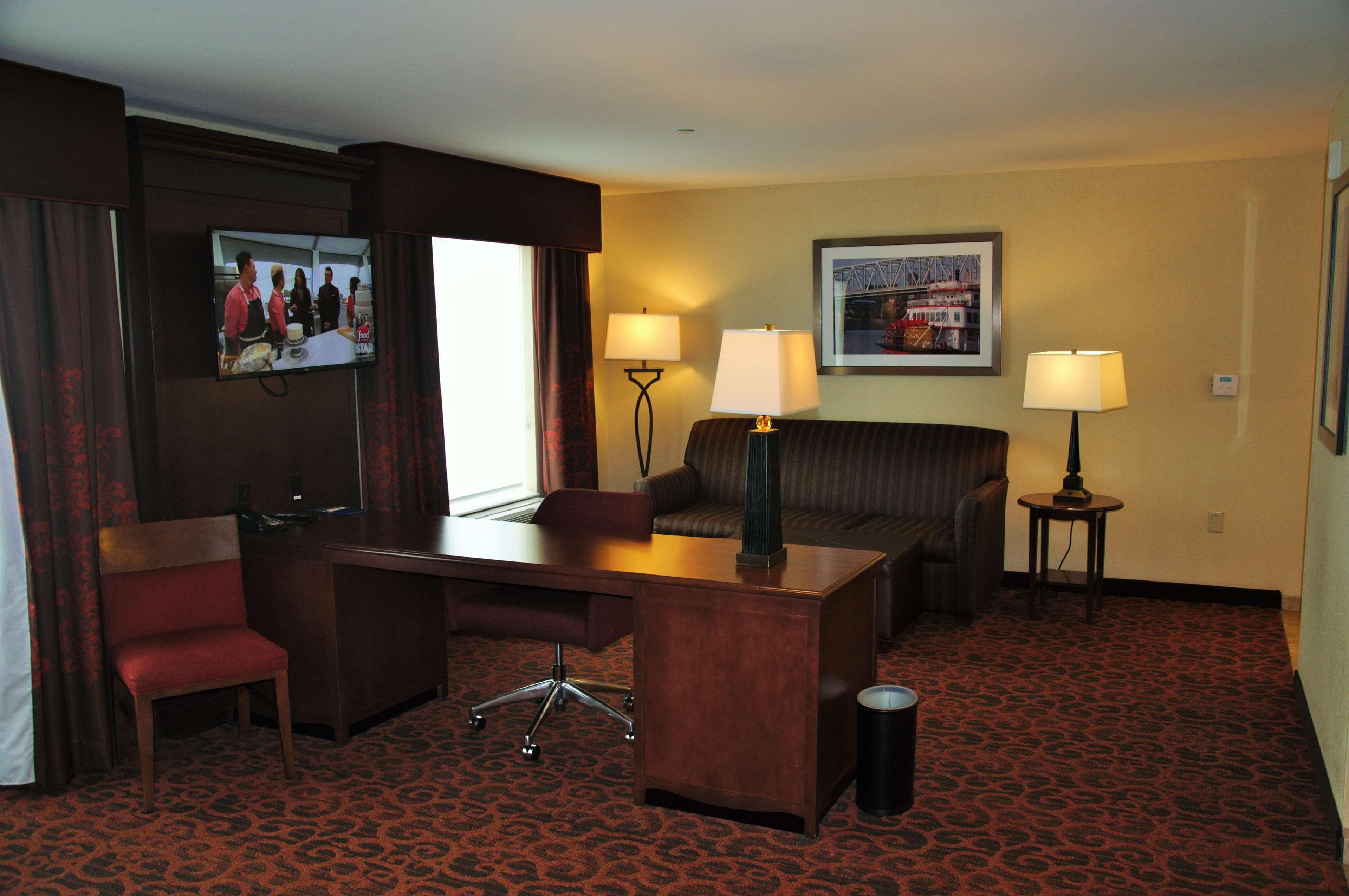Hampton Inn & Suites Cincinnati / Uptown - University Area Exteriér fotografie