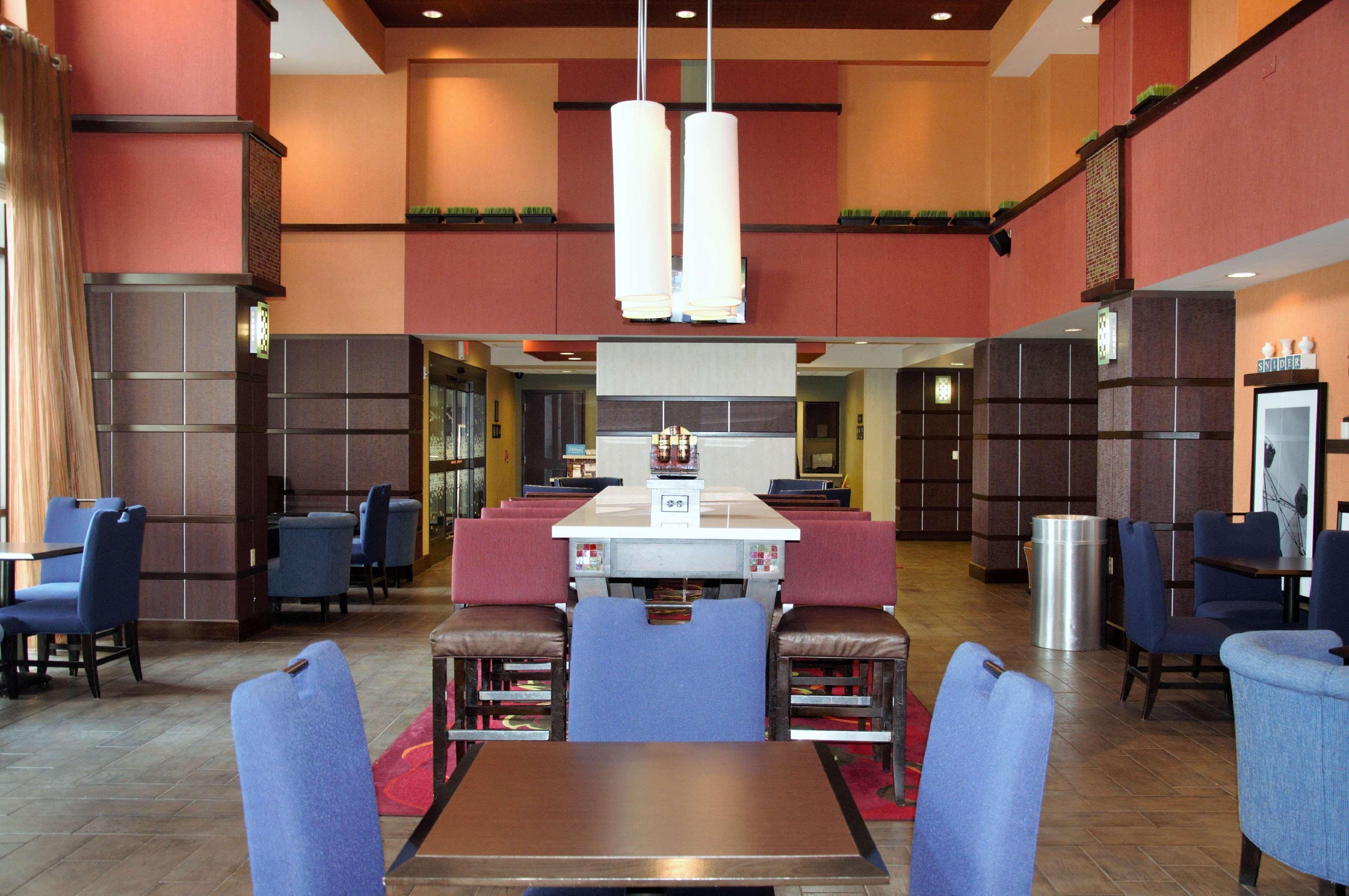 Hampton Inn & Suites Cincinnati / Uptown - University Area Exteriér fotografie