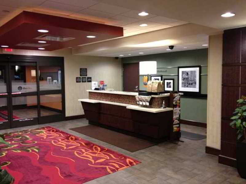 Hampton Inn & Suites Cincinnati / Uptown - University Area Exteriér fotografie